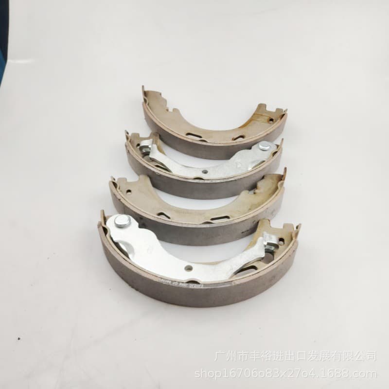 Handbrake shoes and pads for SAIC Maxus T60, T70, T90, original equipment.
