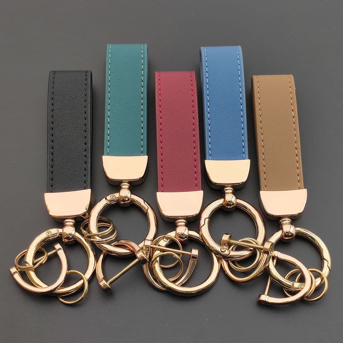 Keychain Two-Tone Figure Pendant Metal Unisex Accessory Exquisite Leather Home Motorcycle Car Decoration