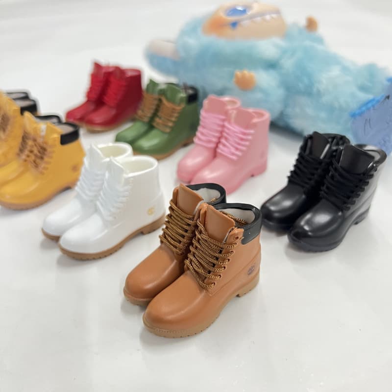 New Shoe Mold Yellow Boots Tread-Proof Pair of Bare Shoes Export 3D Three-Dimensional High-End Couple Gift Ornament Pendant