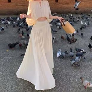 French Vacation Style Outfit Set Beige Sleeveless Cape Top Women High-Waist Skirt Design Two-Piece Set