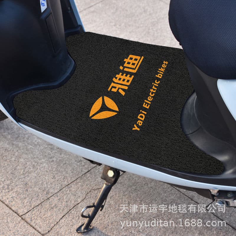 Universal electric vehicle foot mat, dirt-resistant, easy to clean loop pile foot mat, mud-scraping, dust-proof, anti-slip pedal mat, freely trimmable