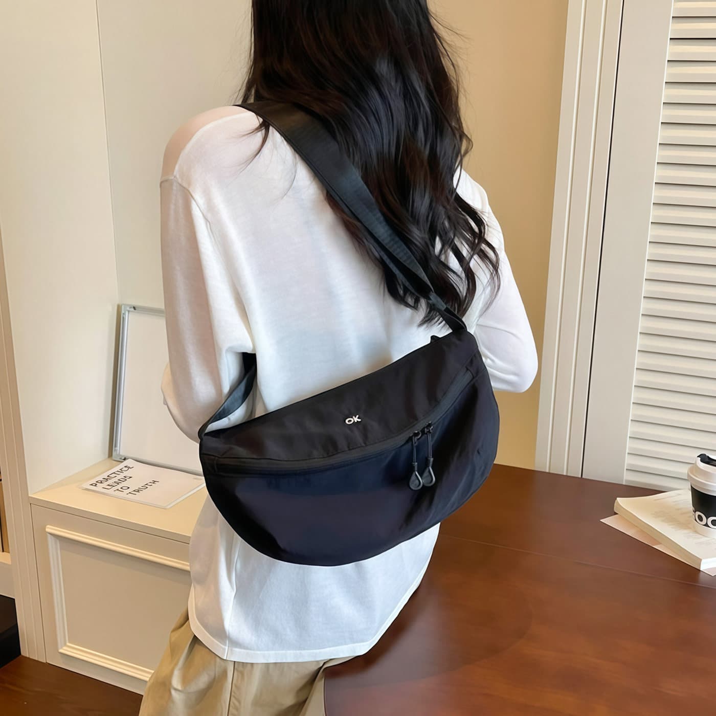 New nylon crossbody bag for women, lightweight, simple and versatile commuting shoulder bag, casual fashion trend bag, shoulder bag, small bag