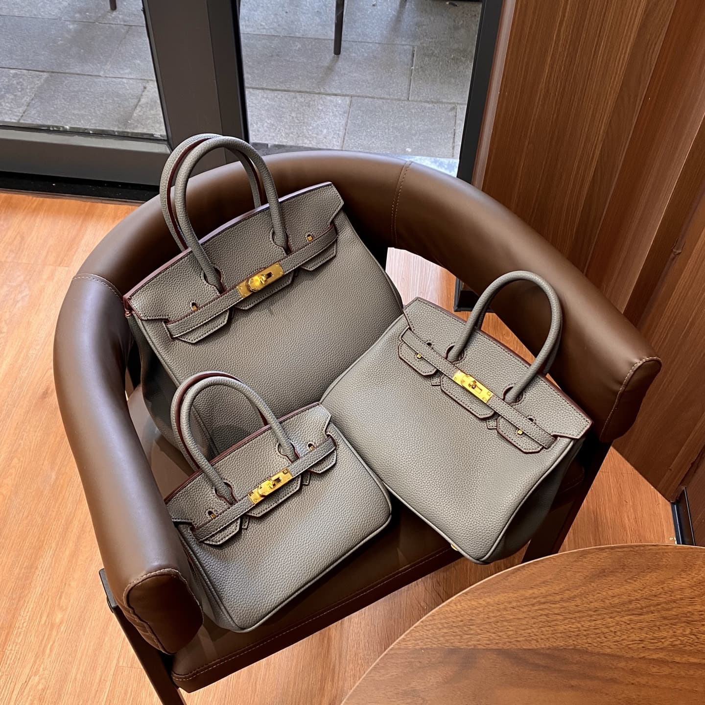 In Stock Lychee Pattern Platinum Bag Gold Buckle 30cm Large Capacity Handbag Women's European and American Fashion Women's Crossbody Bag