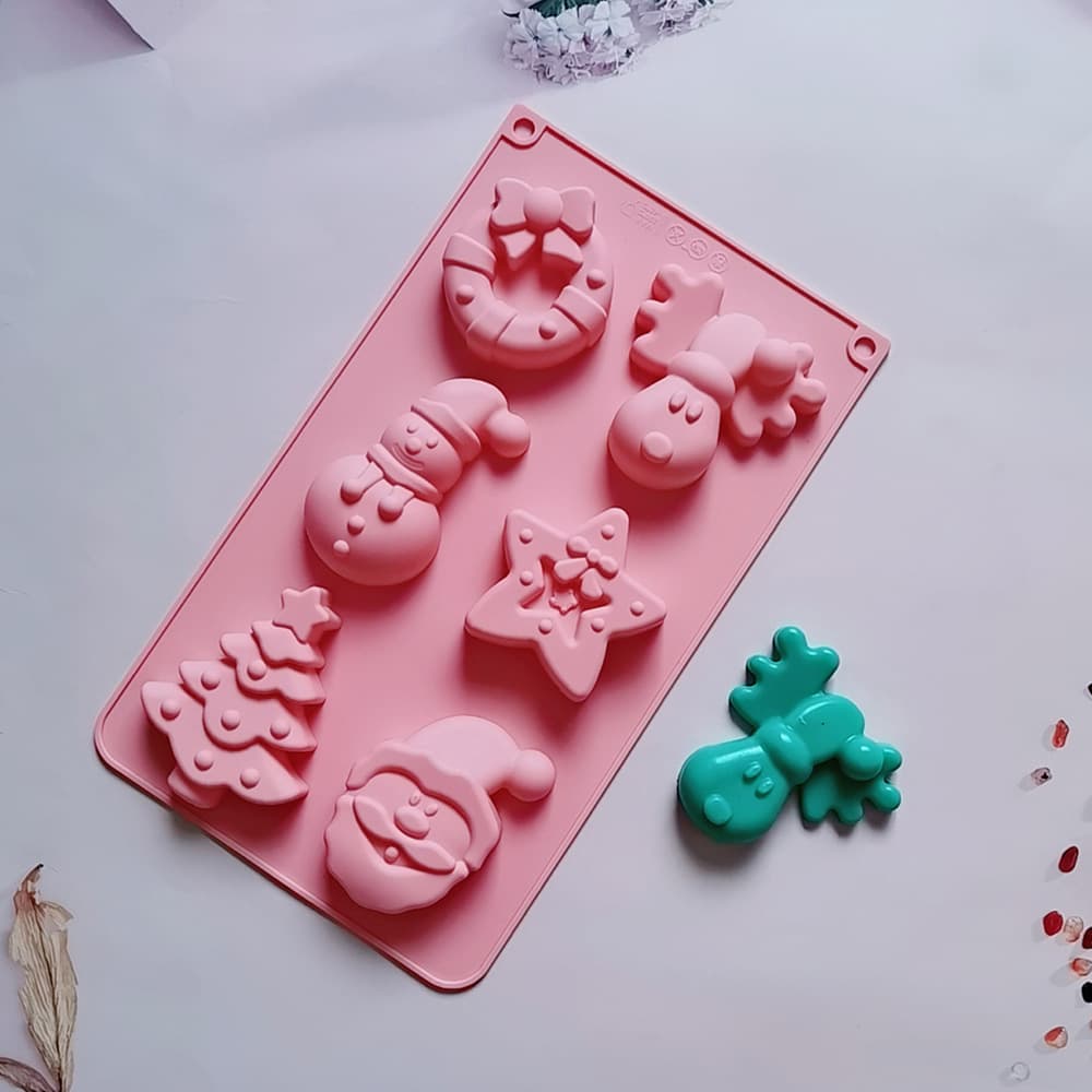 6-Cavity Christmas Wreath Snowman Tree Cake Silicone Mold Handmade Soap Dessert Cake Baking Tool Rice Flour