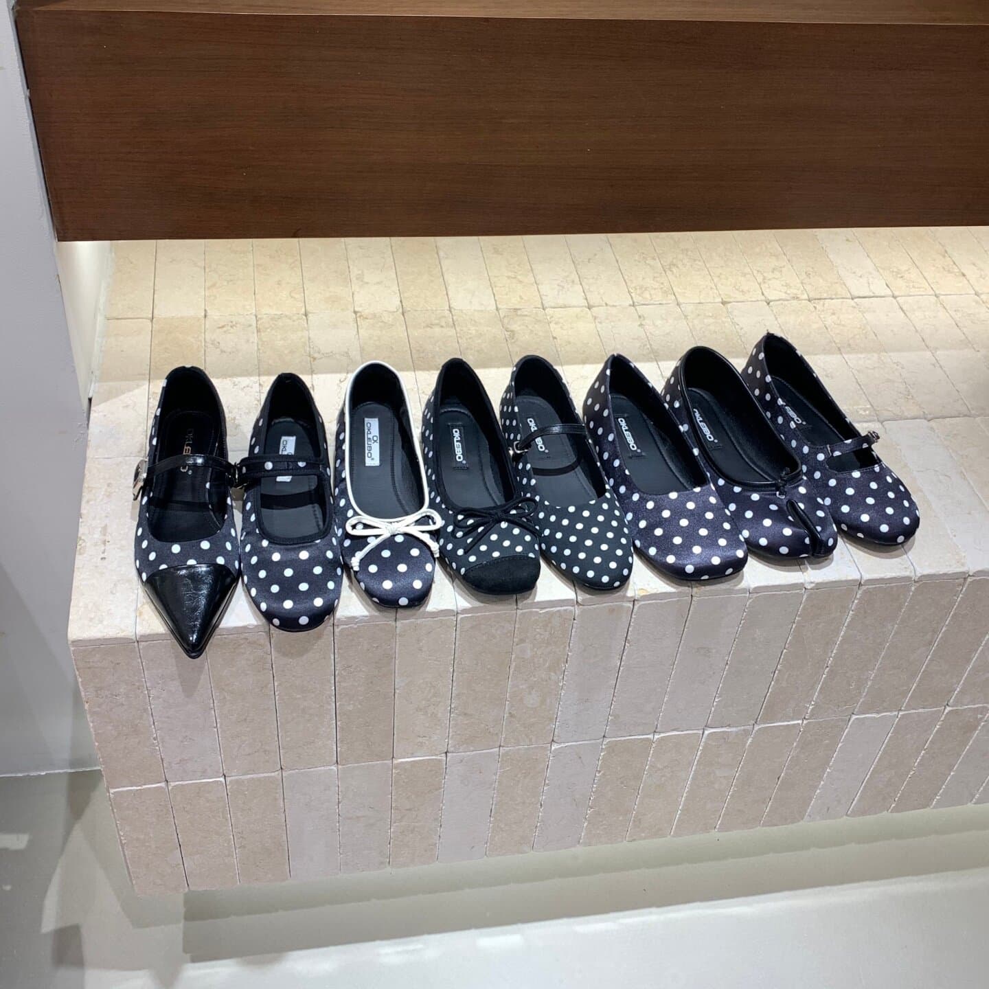 Korean-Style Black Polka Dot Flat Ballet Shoes for Women, New Autumn Model, Elegant and Gentle Mary Jane Shoes That Pair Well with Dresses