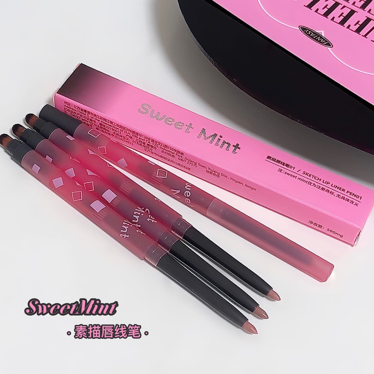 Sweetmint sketching lip liner for full, plump lips with natural matte color.