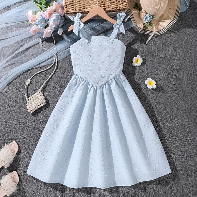 Girls' Spring and Summer New Korean-Style Elegant Strap Princess Dress with French Embossed Floral Design and Waist-Cinching Silhouette