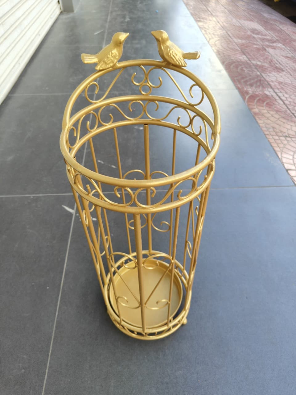 Daily Goods Hotel Supplies Iron Umbrella Stand, Household Umbrella Rack Plum Blossom Style with Hooks