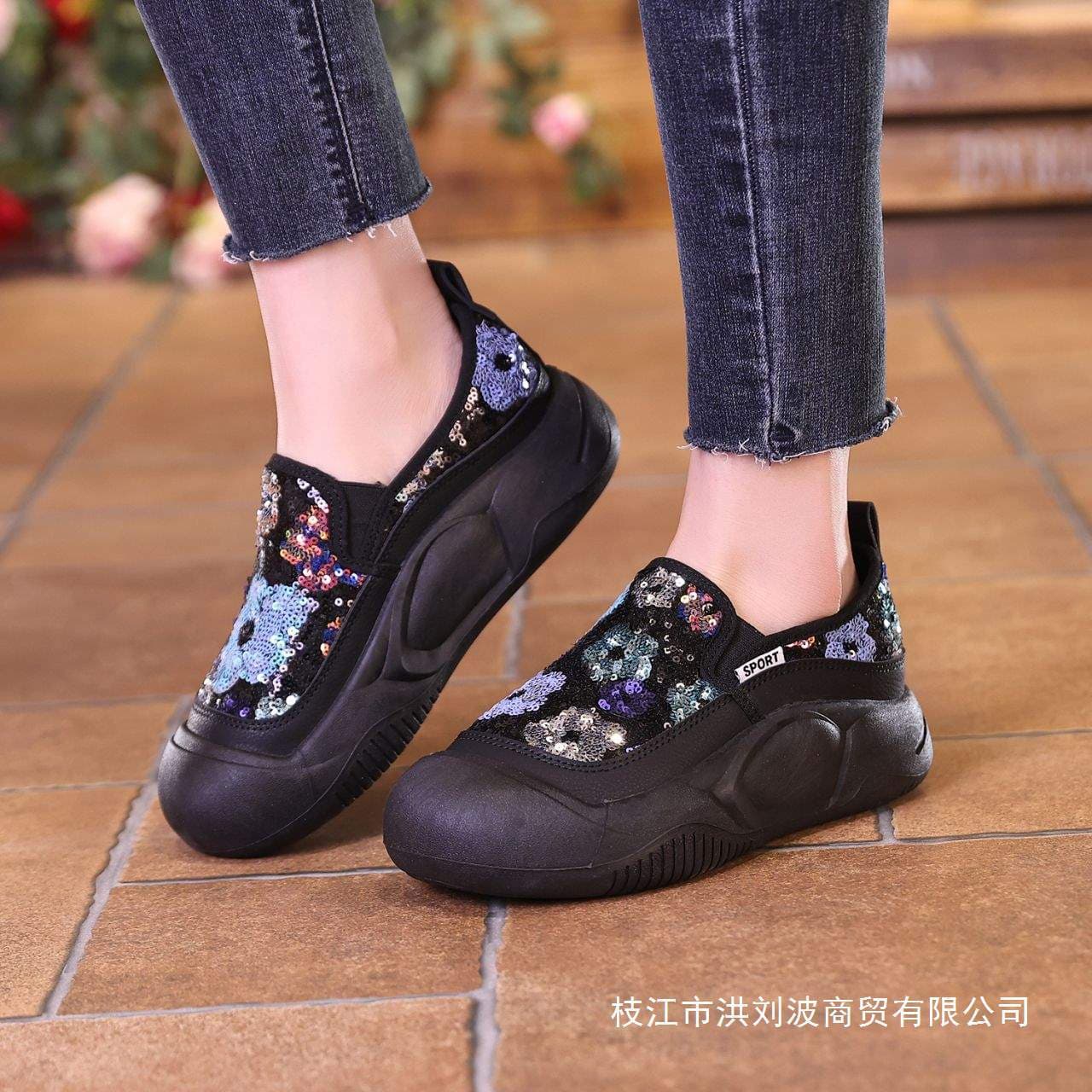 2025 Spring/Autumn New Thick-Soled Slip-On Retro Mom Shoes Casual Loafers Soft Sole Soft Leather Women's Shoes