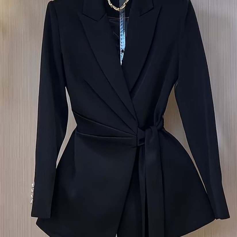 Designer Blazer for Women 2026 Spring New Arrival Elegant Slim Fit Waist-Cinching Light Luxury Fashion Jacket