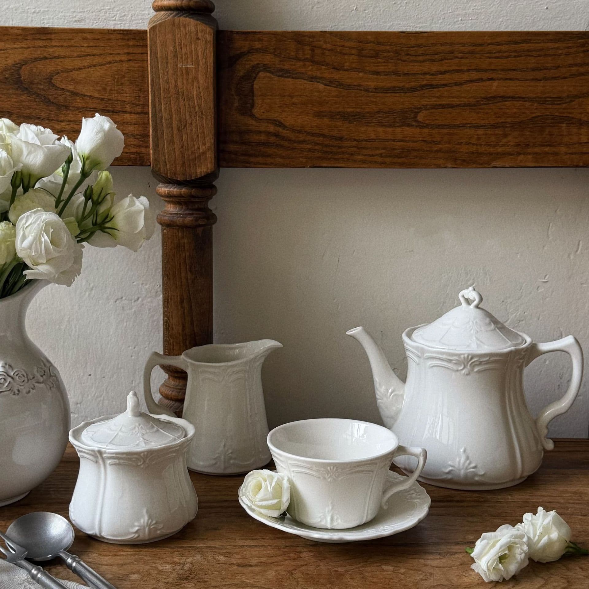 French Relief Pure White Ceramic Tea Set Vintage Palace Teapot Milk Jug Sugar Bowl Coffee Cup & Saucer Afternoon Tea Set