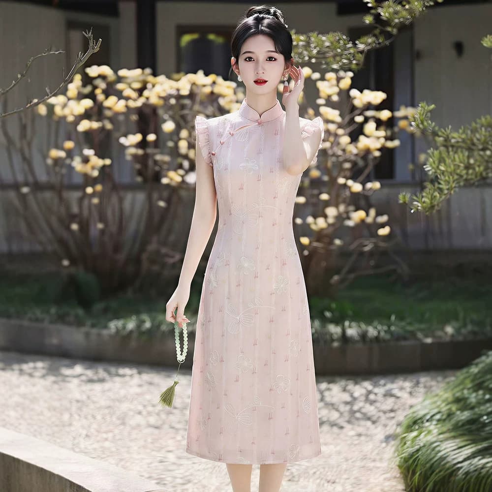 New Chinese Retro Flying Sleeve Pink Cheongsam, Modern Young Style for Petite Figures, 2026 Engagement Dress for Girls