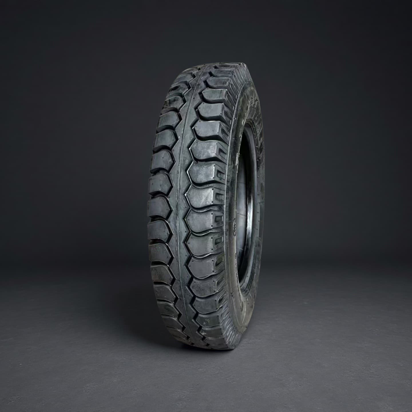 Wear-resistant Light Truck Tire Tricycle Tire 5.50-13LT Including Inner Tube