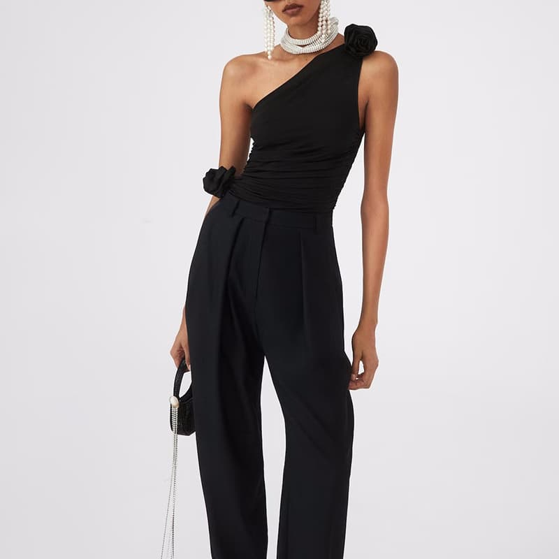 Lady style high-end solid color vest 2026 new slanted shoulder fashion design stitching flower suspender top for women