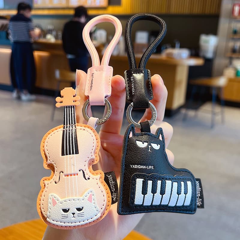 Creative PU Leather Musical Instrument Violin Keychain Pendant Couple Car Bag Keychain Piano Pendant Gift