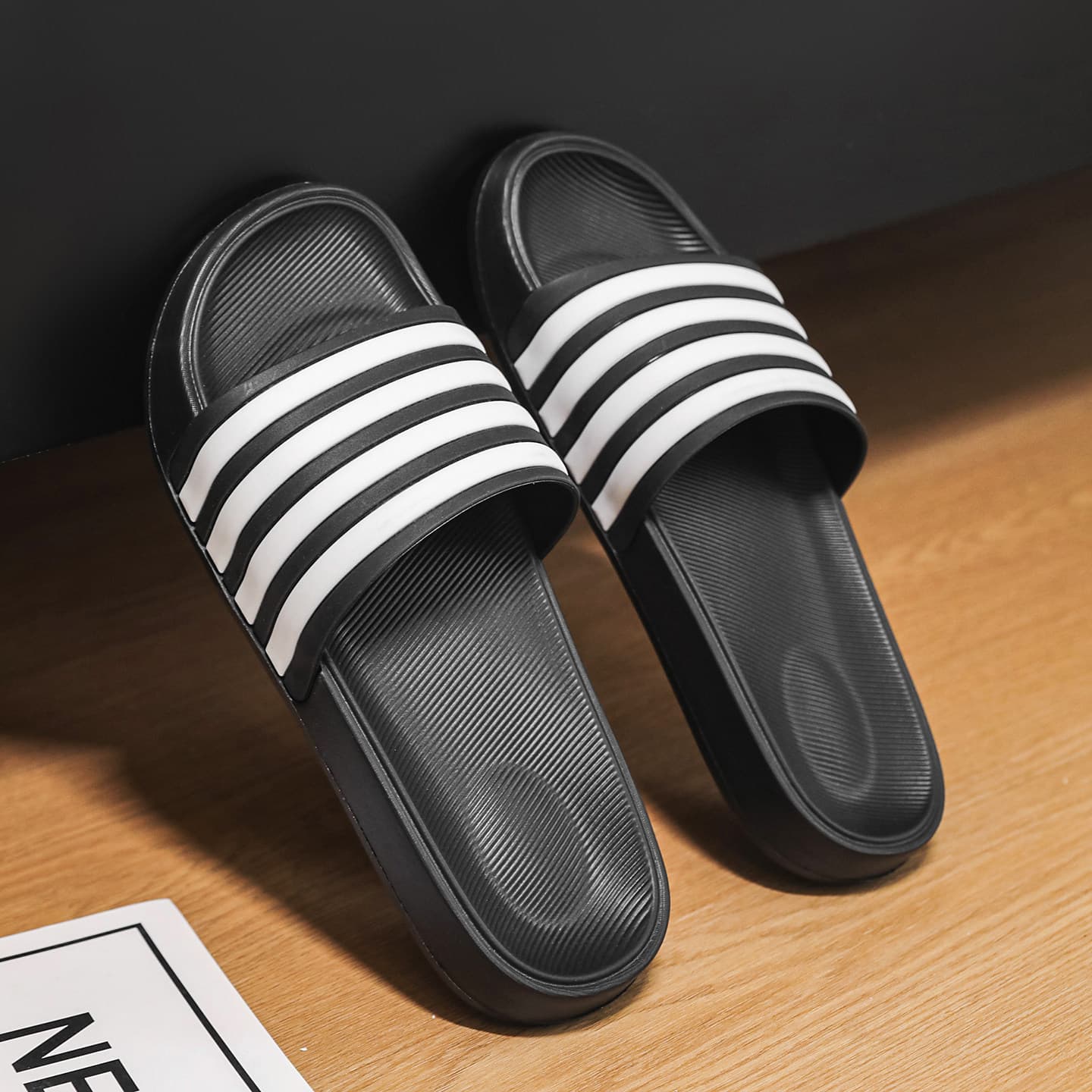 Cross-border Amazon Four-Stripe Striped Slippers Men's Summer Anti-Slip Odor-Proof Sandals Men's Flip-Flops Foreign Trade Large Size