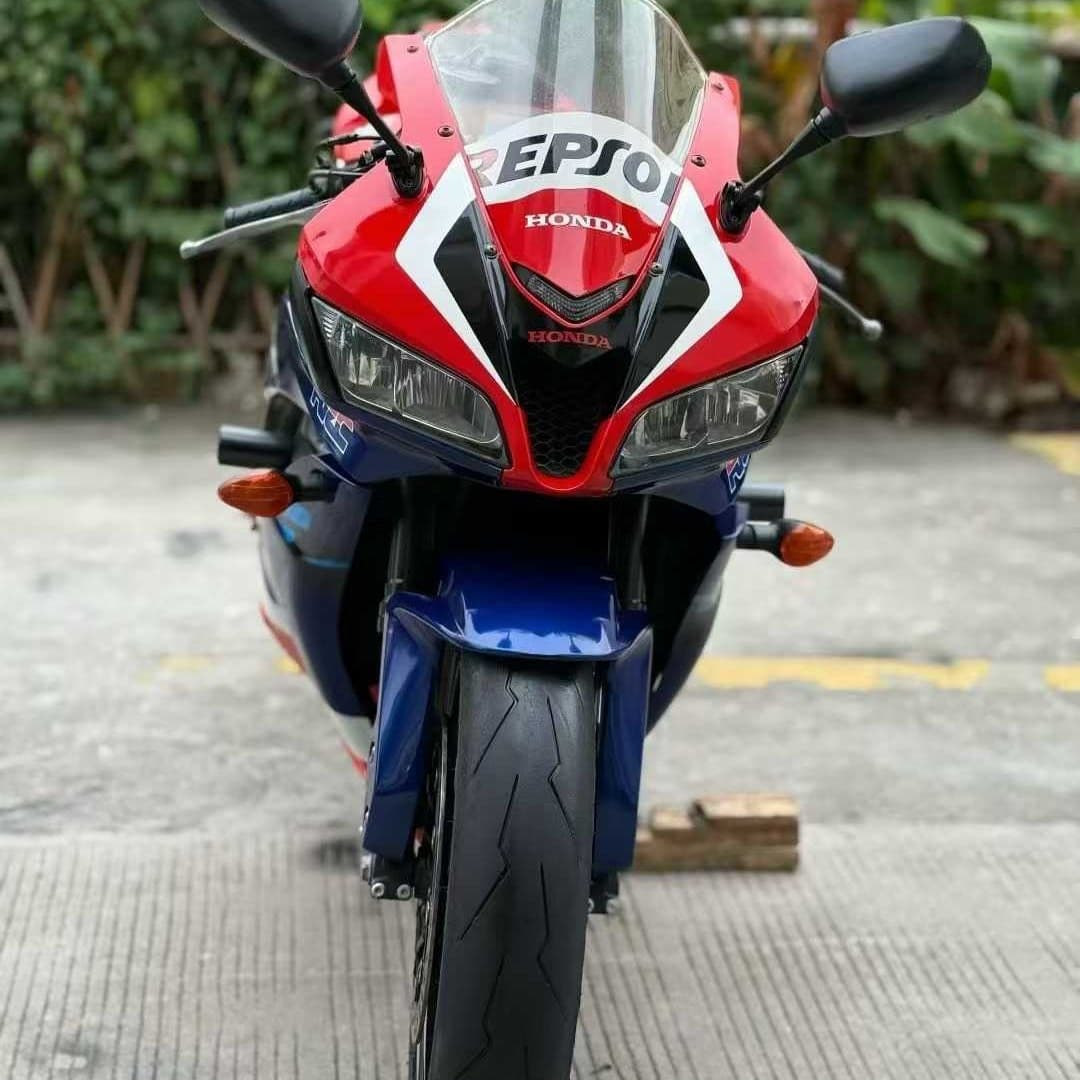 2011 Honda CBR600RR Motorcycle Red Blue White Color 600cc Genuine Yoshimura Exhaust