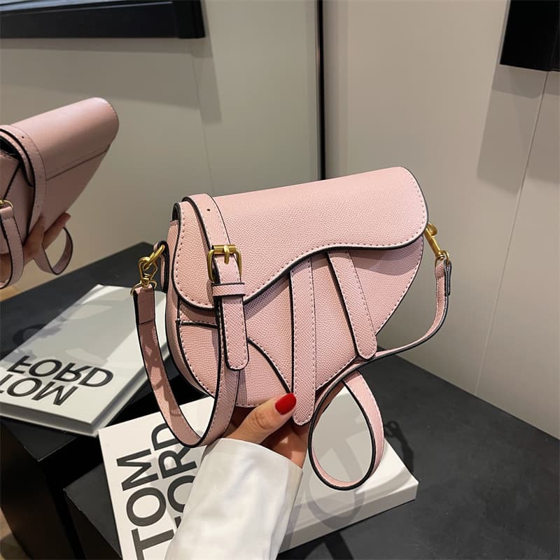 Women's Fashionable Stylish Small Square Shoulder Bag Summer New Style Quality Underarm Magnetic Buckle Crossbody Bag