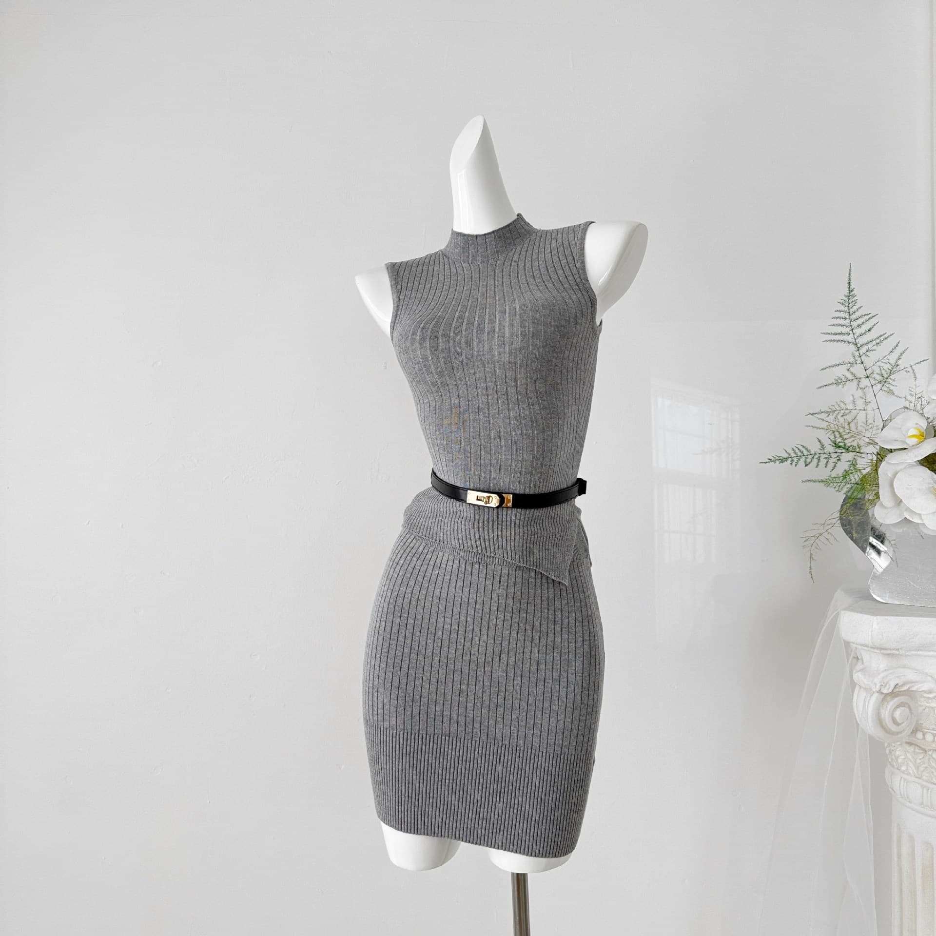 Gray Sleeveless Knit Top and Skirt Set for Women Spring Summer Slim Fit Two-Piece Set