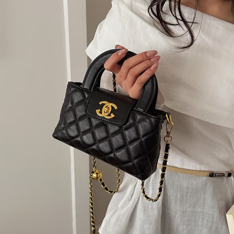 Niche Women's Handbag Luxury Trendy Diamond Stitched Shoulder Lady Bag Chanel Style Crossbody Chain Bag