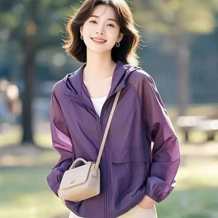 New summer hooded sun-protective short jacket for women, loose fit, casual, thin, breathable, stylish and versatile, perfect for mothers and outings.