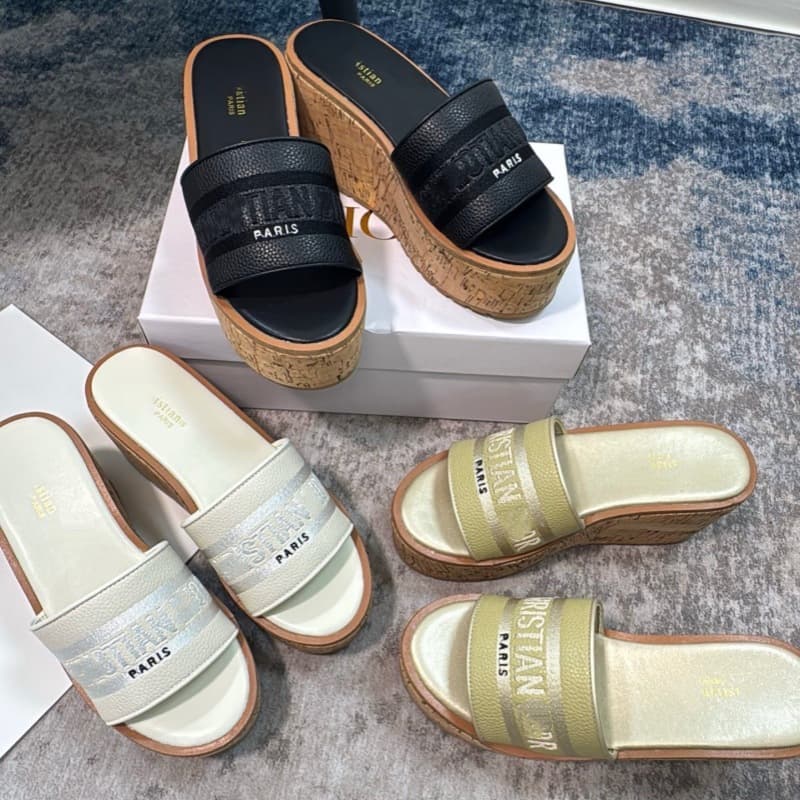 26 New Models of D-Brand Slip-On Wedge Sandals for Women, Summer Outdoor Wear, Letter Embroidery Slippers, Lazy Cork Thick-Soled Slippers