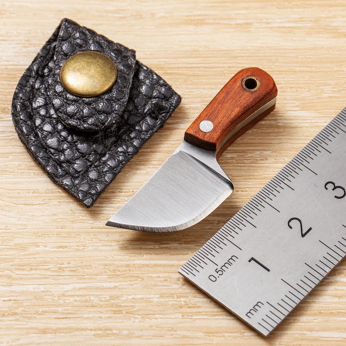 Factory Direct outdoor camping knife high hardness express unpacking mini pocket knife Ebony small pork knife