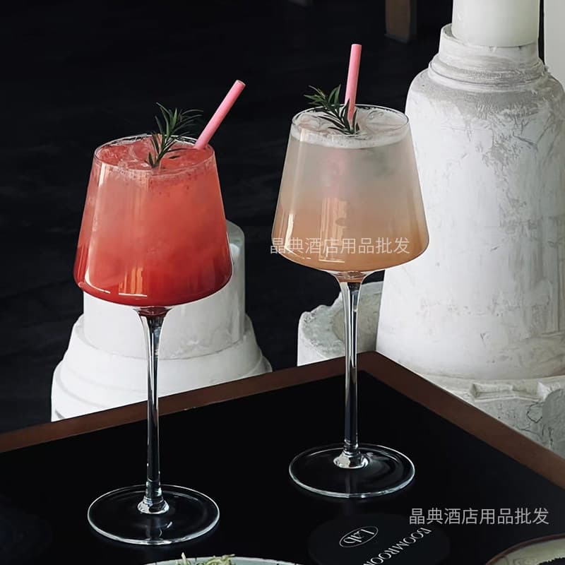 Elegant Cocktail Glass for Women, High-Quality Wine Glass, Stemmed Glass for Atmosphere, Wine Mixing Glass