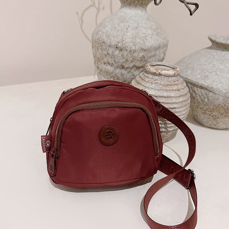 Cross-border trend solid color simple shoulder bag new lightweight casual Oxford cloth small bag high appearance large capacity crossbody