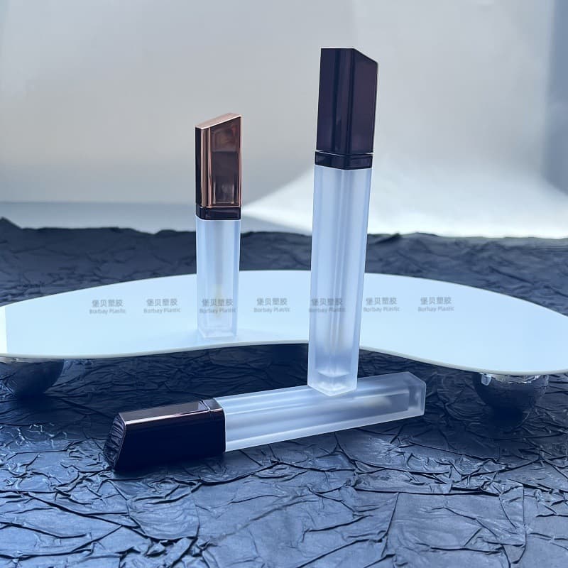 Custom Transparent Slanted Cap Lip Gloss Tube Concealer Liquid Brightening Lip Mud Plastic Empty Tube Cosmetic Packaging Material