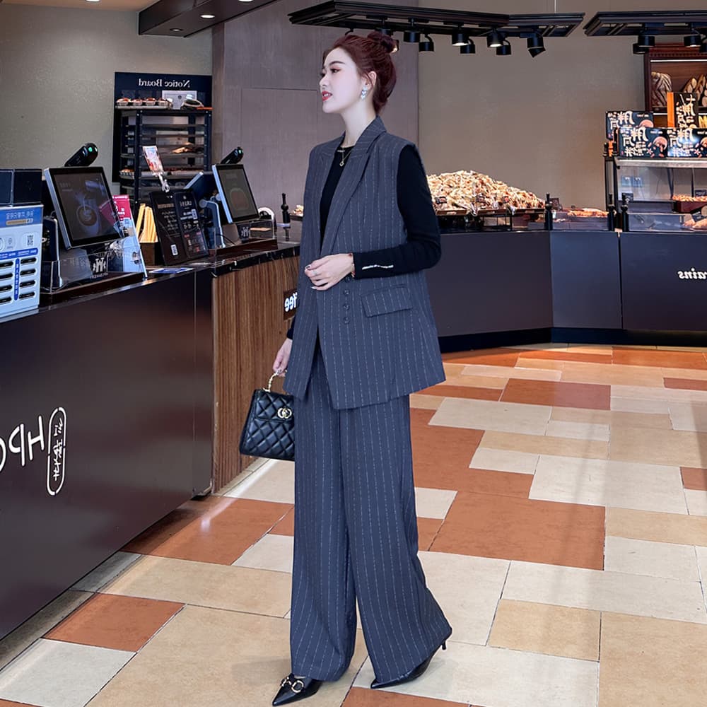 Plus Size Women's Sleeveless Striped Suit Vest Set (2772) - Youthful and Stylish Two-Piece Set with Wide-Leg Pants for Workwear