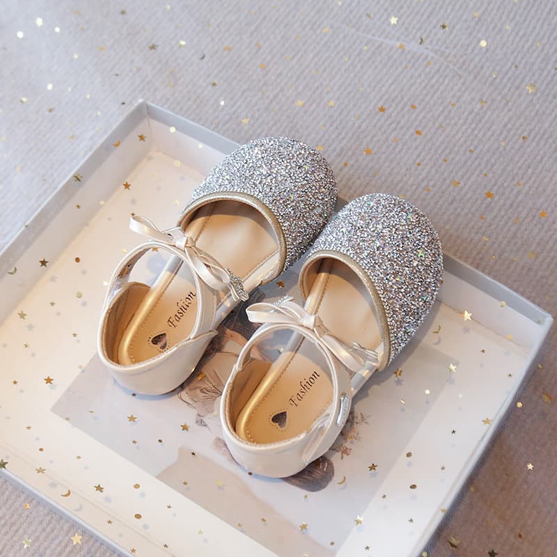 Hollow Sandals with Bow Summer Casual Lightweight Princess Shoes for Big Kids Soft Sole Stylish Girls Shoes to Match Dresses