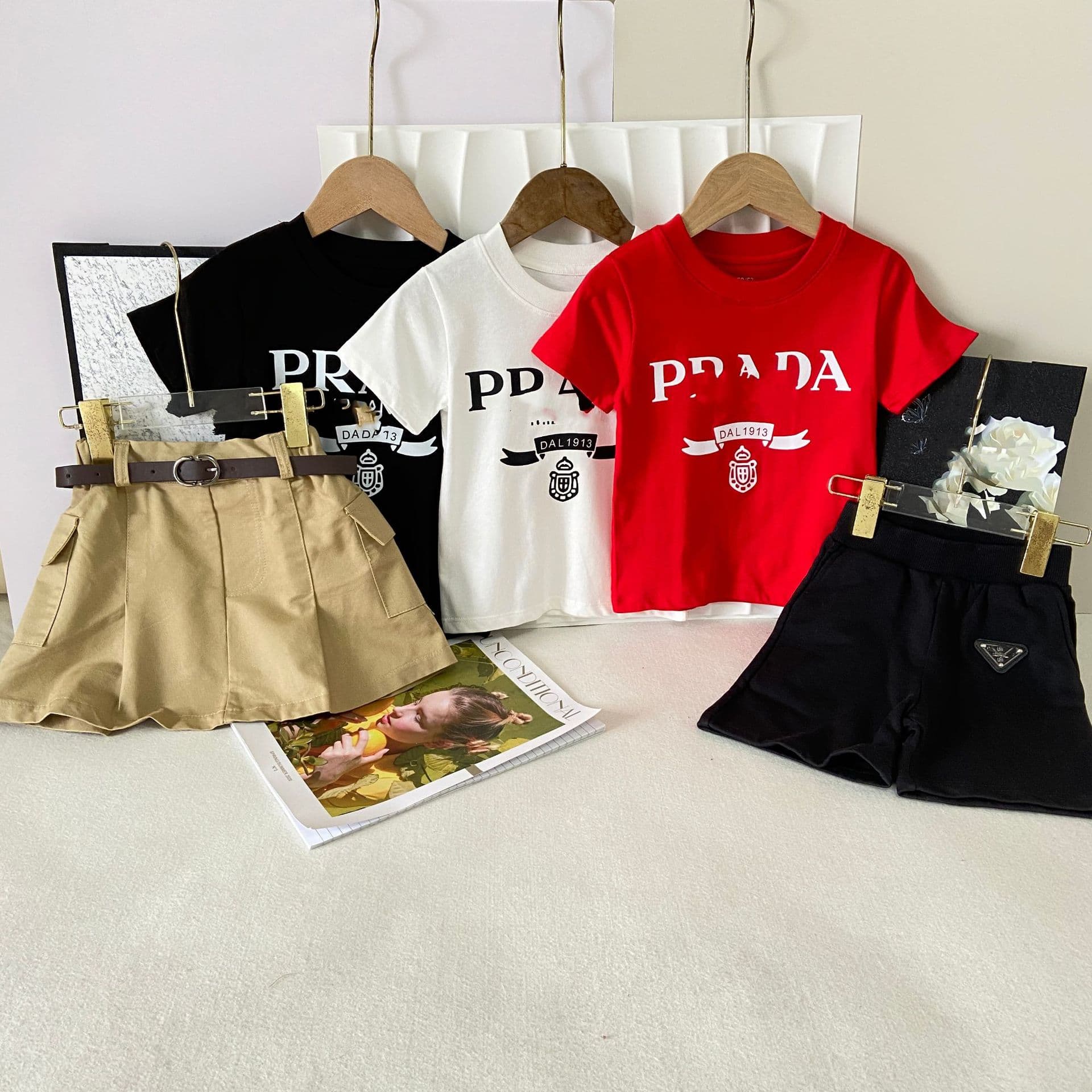 Drop Ship High-End Kids Sibling Set, Boy & Girl Short Sleeve Printed Workwear Short Skirt 2-Piece Set, Boy Triangle Logo Pants