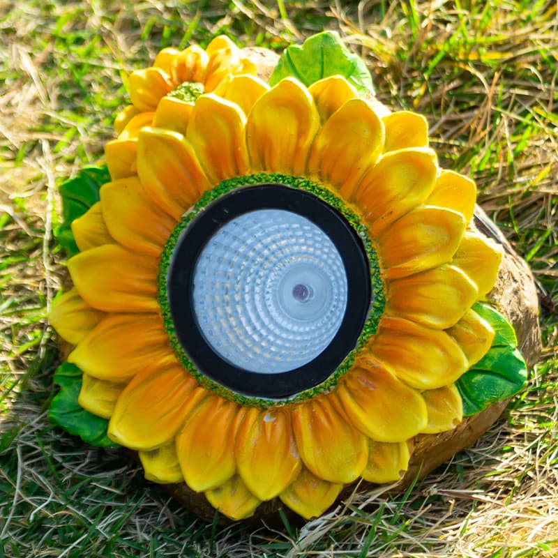 Garden Ornament Wholesale Artificial Sunflower Solar Powered Plant Ornament Solar Light Resin Craft Small Ornament