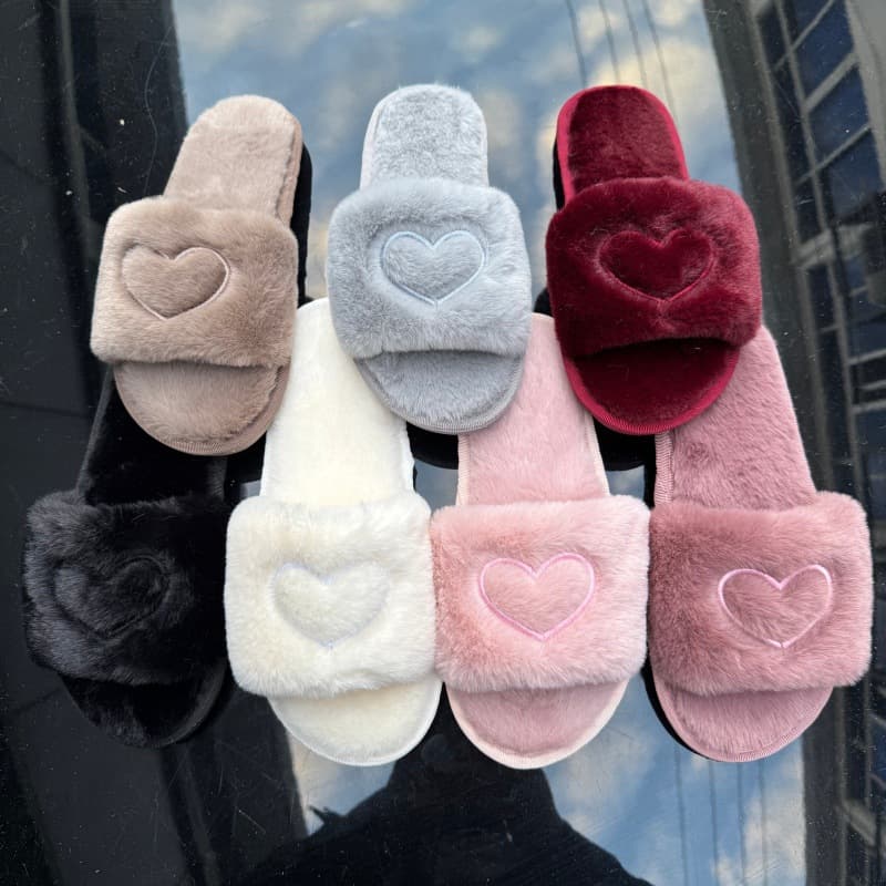 New Furry Slippers Cross-Border Wholesale Autumn Winter Fashion Heart Home Slippers Thick Sole Indoor Slippers Plush Slippers