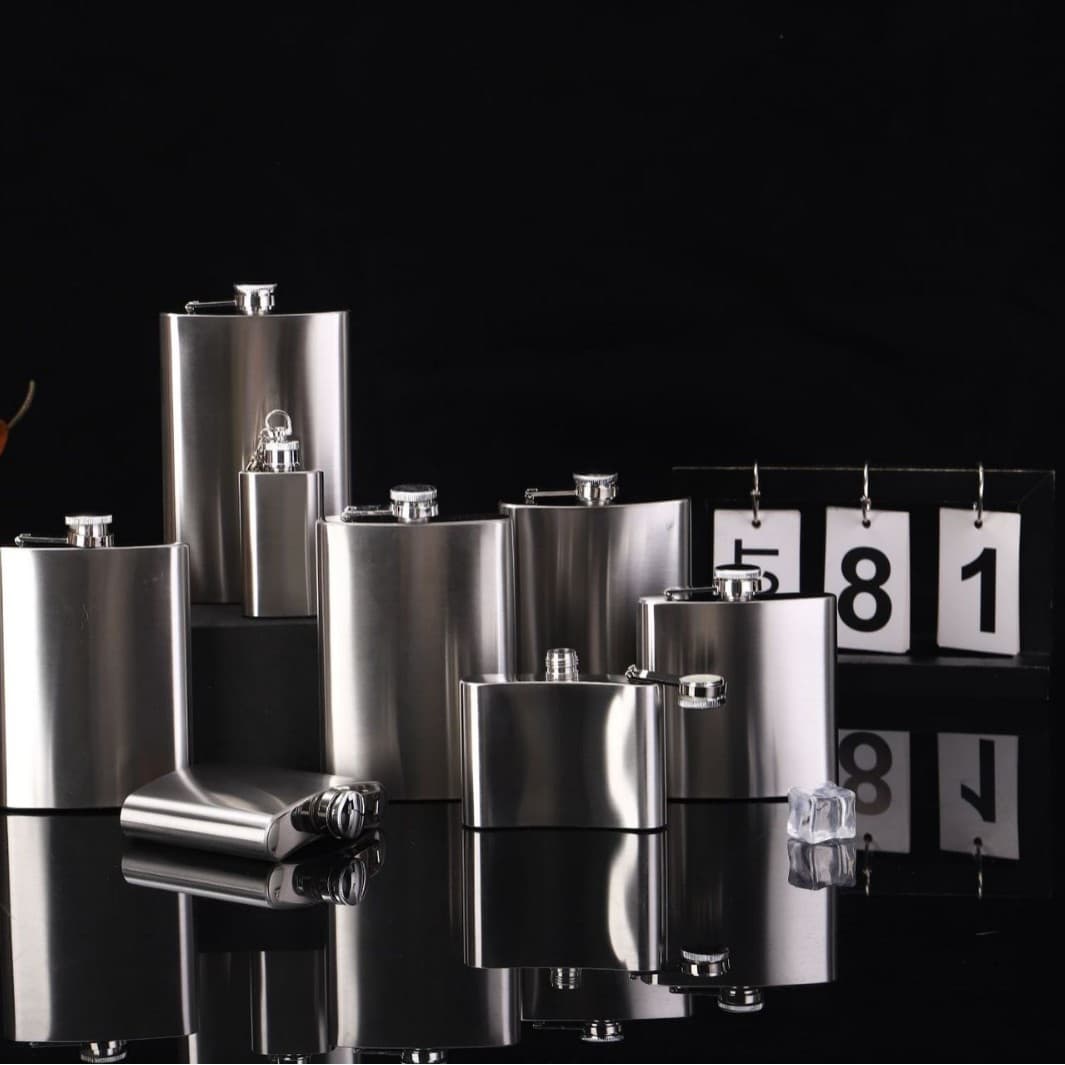 Outdoor Camping Stainless Steel Hip Flask Portable Drinkware Set, Thickened Mini Portable Gift Box Empty Flask