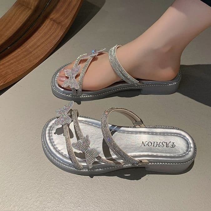 Fairy Style Beach Two-Way Sandals French Slippers for Women Summer Outdoor 2024 New Butterfly Rhinestone Decoration Flip Flops