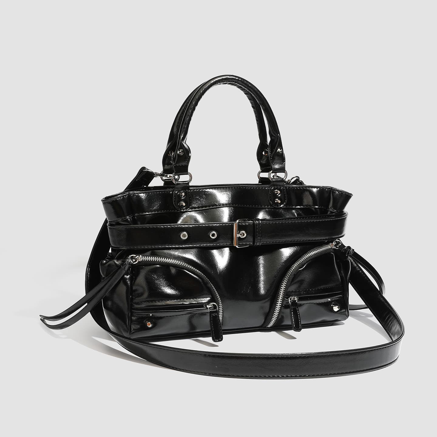 2026 New Niche Design Punk Style Rivet Motorcycle Bag High-End Feel Underarm Bag Versatile Commute Women's Crossbody Bag