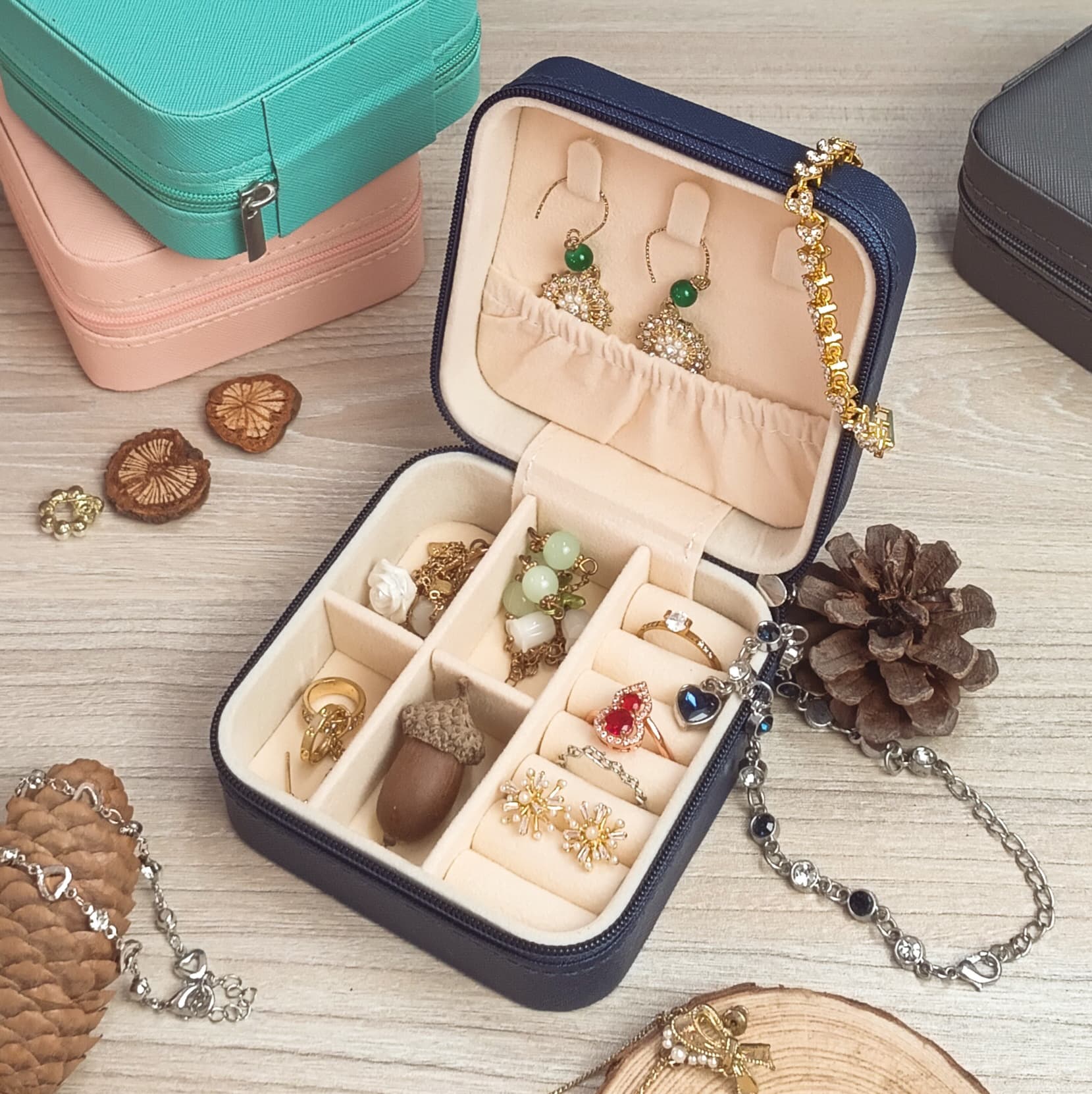 Portable Jewelry Box Travel Large Capacity Girl Stud Earring Organizer Cosmetic Table Grid Jewelry Storage Case