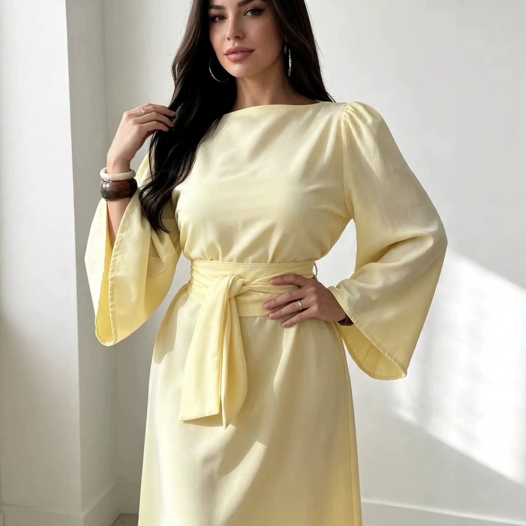 Cream yellow boat neck, large trumpet sleeves, lace-up waist long dress, European and American light luxury holiday banquet drape long dress