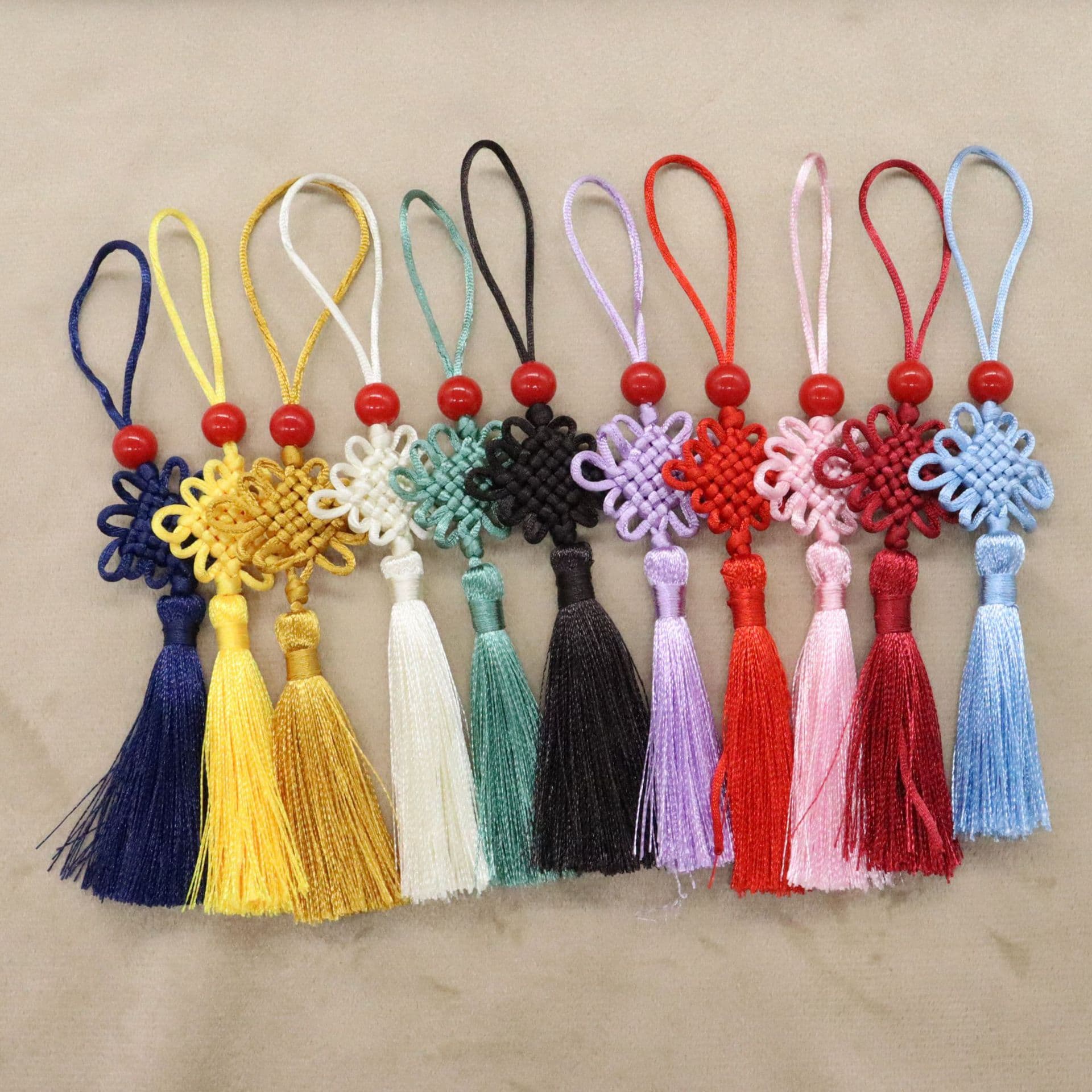 6cm tassel, No. 7 thread, six coils, small Chinese characters, red beaded bookmark, tassel sachet, USB flash drive, Chinese style pendant