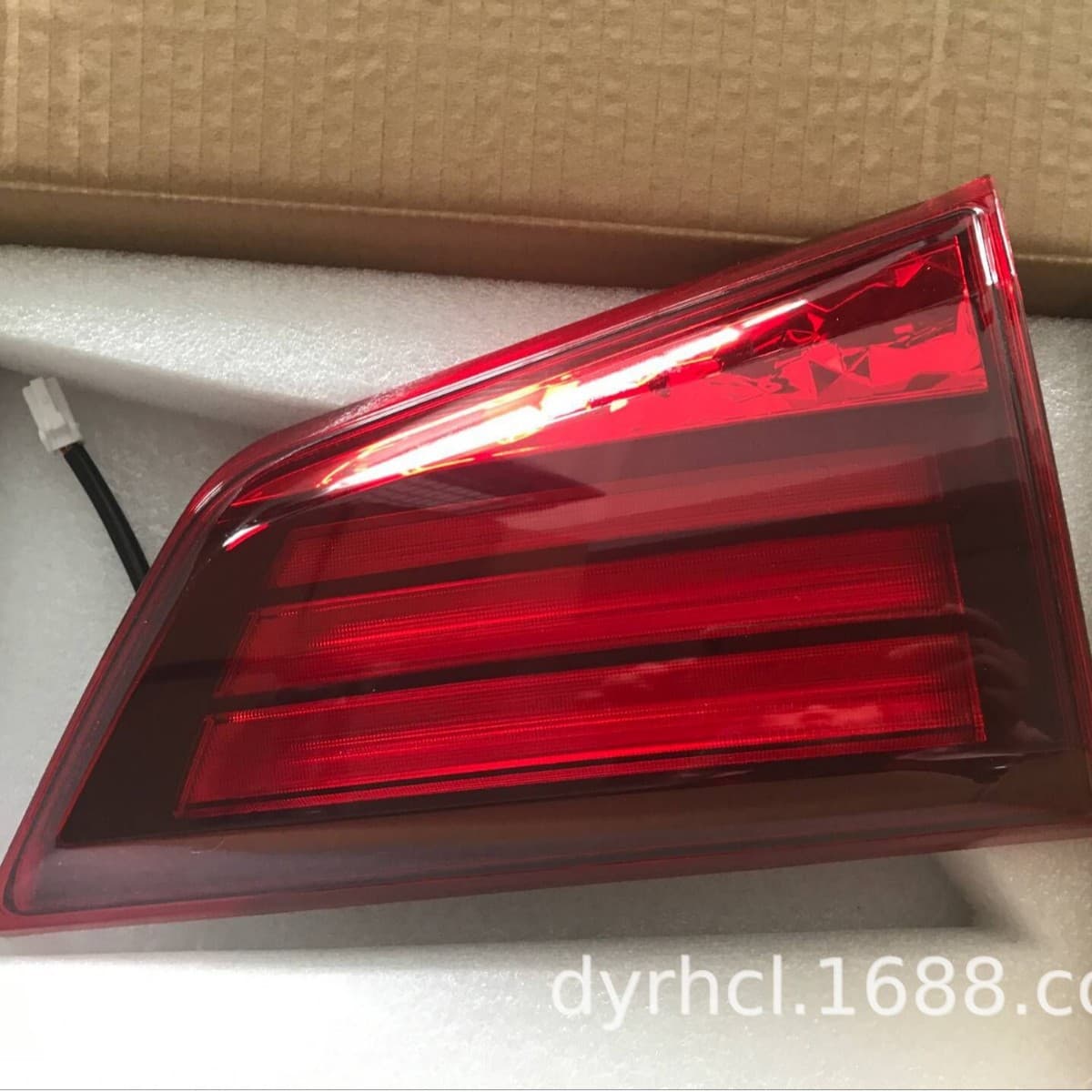 Compatible with Mitsubishi 2016 Outlander Tail Light L8331A185 R8331A186