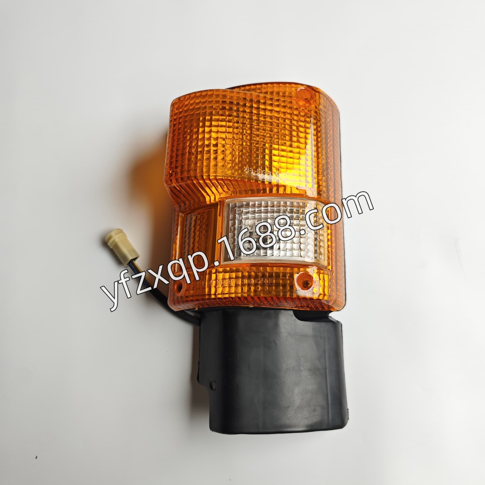 Suitable for Jiefang 151 Cab Turn Signal R Front Signal Light 92301-73000 Heavy Truck Parts