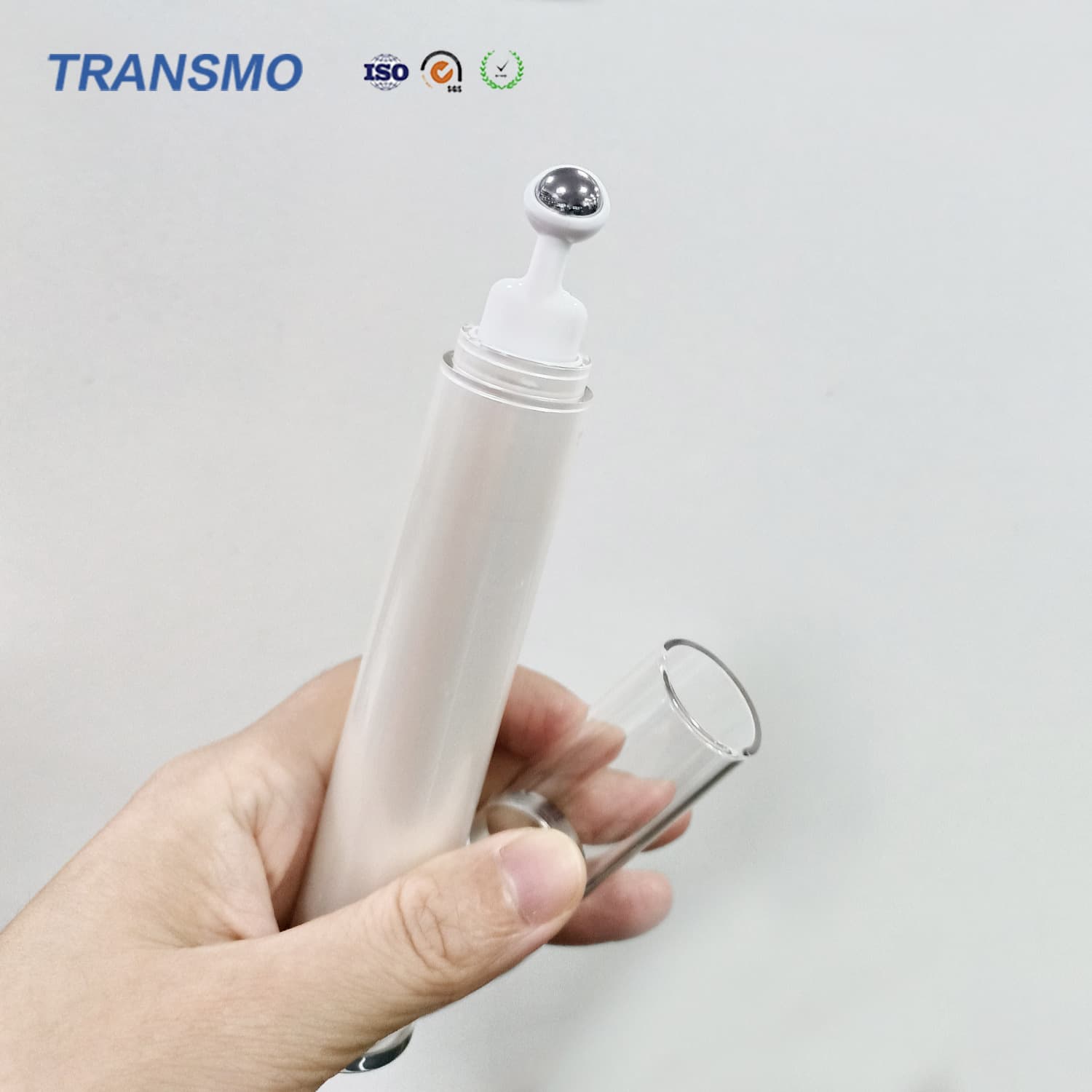 Customizable 15ml luxury vacuum plastic bottle eye cream with steel ball massage head plastic eye area
