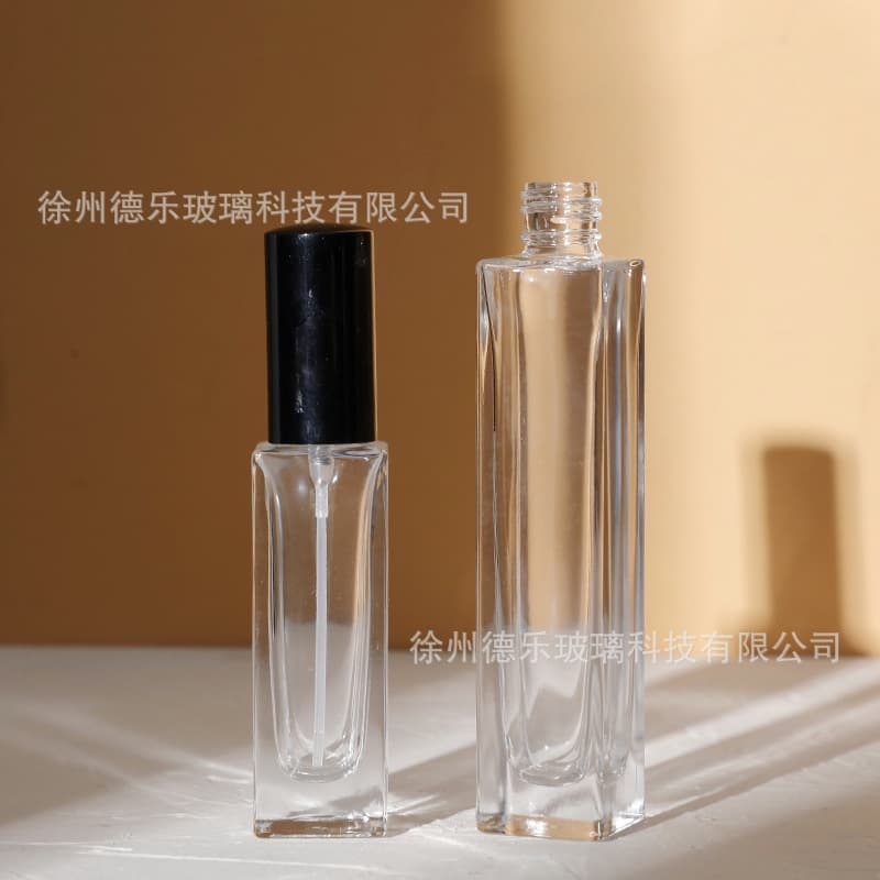 Wholesale 30ml 50ml 100ml Perfume Bottle Square Transparent Press Glass Spray Bottle Screw Mouth Perfume Bottle
