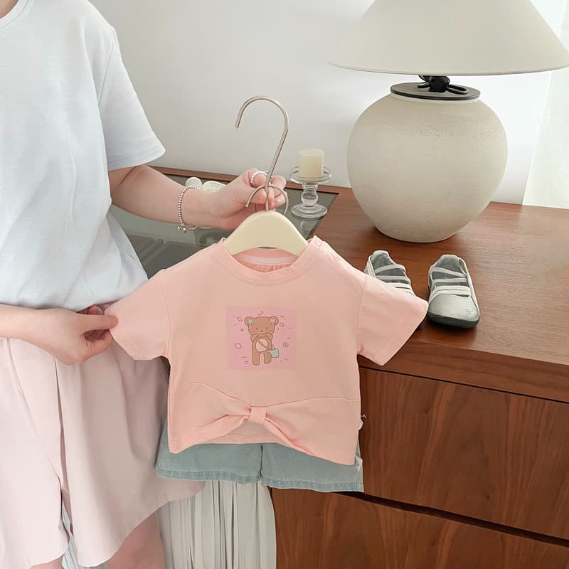 Girls Summer Pink Bear Twisted Short Sleeve Set, Baby Cartoon Print T-Shirt Light Wash Denim Shorts Two-Piece Outfit