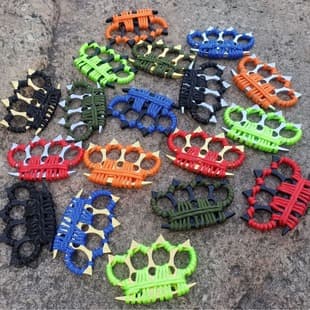 Glow-in-the-Dark Reflective Multi-Function Knuckle Duster Self-Defense Car Escape Legal Anti-Assault Fist Buckle Outdoor Tiger Knuckle Window Breaker Hand Support