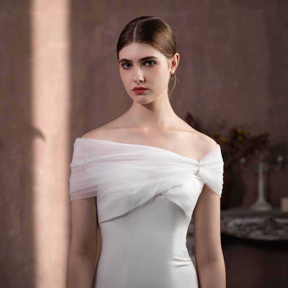 V323 Bridal Shawl, Elegant Wedding Dress One-Shoulder Tulle Shawl, Slimming Cover-Up, Wedding Accessories Wholesale