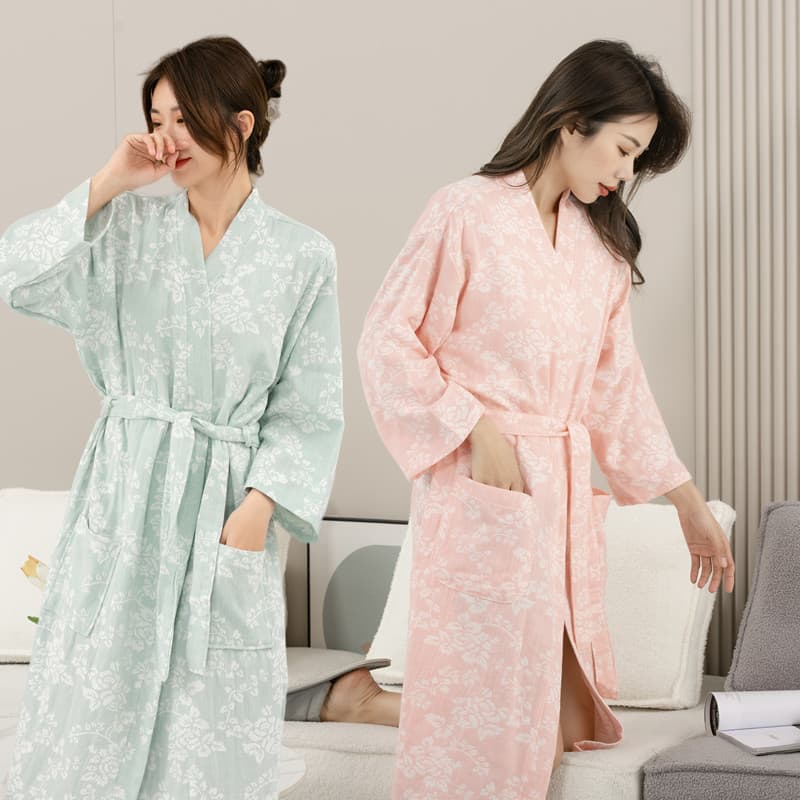Pure Cotton Gauze Thin Bathrobe, Double-Layer Cotton Bathrobe for Couples, Spring Summer Autumn Winter, Absorbent Men's and Women's Sweatshirt Nightgown