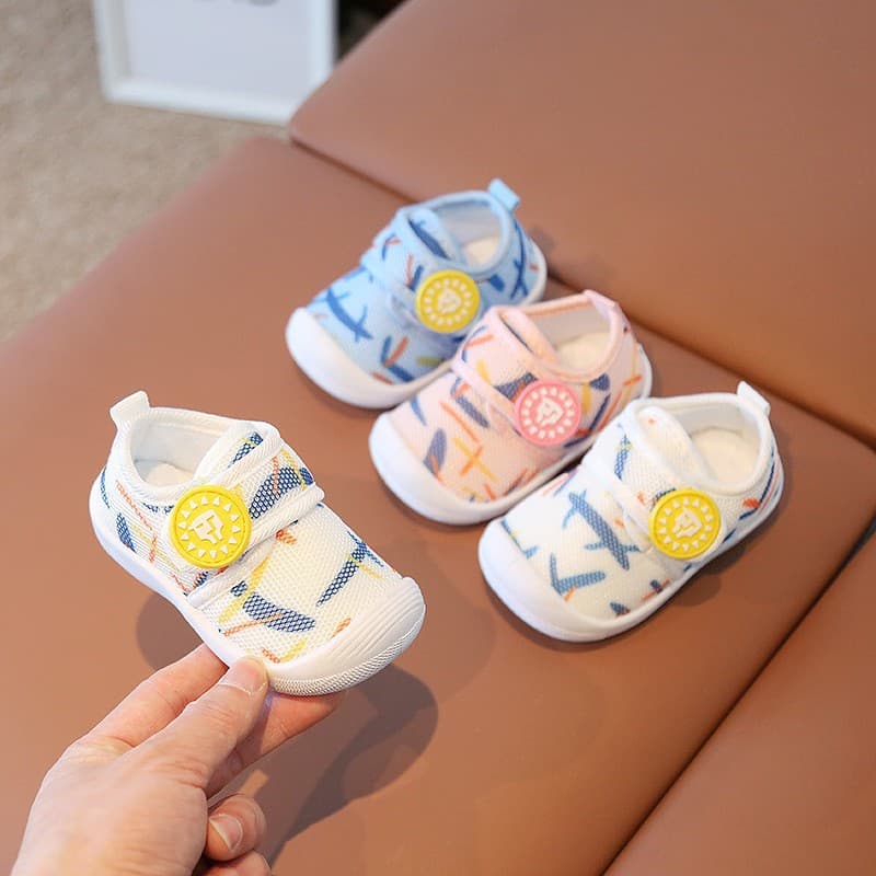 2025 New Spring and Autumn Boys' Baby Shoes, Soft Sole, Non-Slip, Breathable Indoor Shoes for Girls